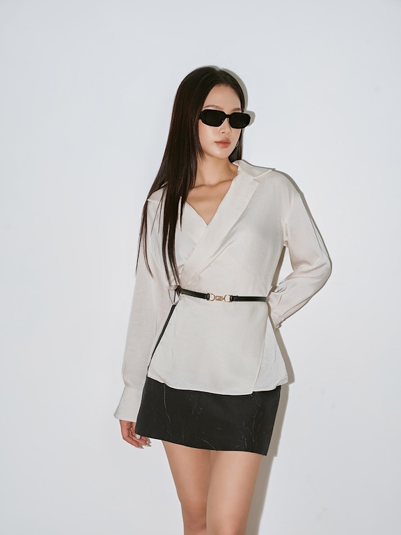 Áo cổ 2 ve dài tay